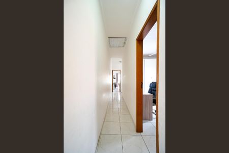 Casa à venda com 229m², 3 quartos e 5 vagasCorredor dos quartos