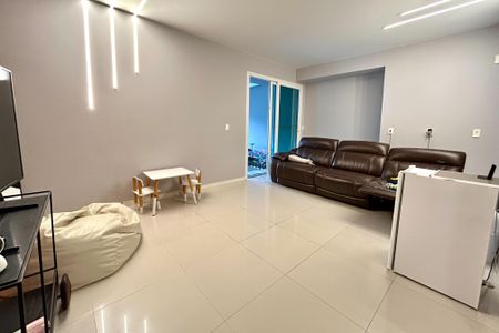 Sala 2 de casa para alugar com 4 quartos, 550m² em Lagoa da Conceição, Florianópolis