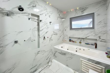 Casa para alugar com 550m², 4 quartos e 4 vagasBanheiro Suíte 1