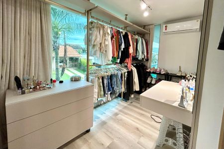 Casa para alugar com 550m², 4 quartos e 4 vagasSuite 1 Closet