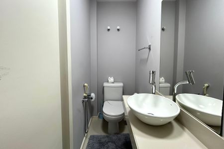 Casa para alugar com 550m², 4 quartos e 4 vagasbanheiro Suíte 1