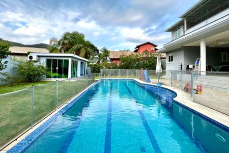 Casa para alugar com 550m², 4 quartos e 4 vagasPiscina