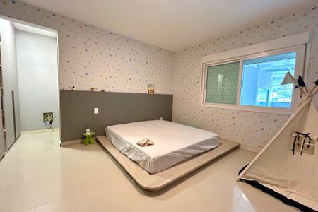 Casa para alugar com 550m², 4 quartos e 4 vagasSuíte 3