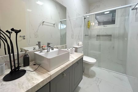 Casa para alugar com 550m², 4 quartos e 4 vagasBanheiro Suíte 2