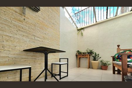 Casa de condomínio à venda com 138m², 3 quartos e 2 vagas