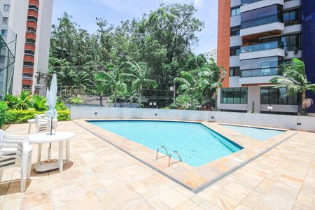Apartamento para alugar com 164m², 3 quartos e 3 vagasÁrea comum - Piscina