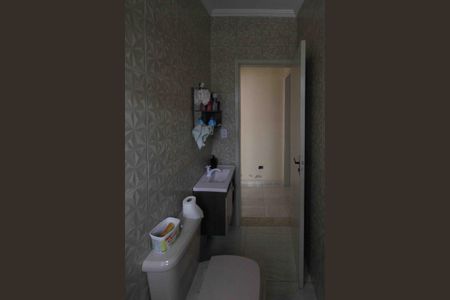 Casa para alugar com 60m², 2 quartos e 2 vagas Casa para alugar com 60m², 2 quartos e 2 vagasBanheiro