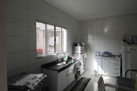 Casa para alugar com 60m², 2 quartos e 2 vagas Casa para alugar com 60m², 2 quartos e 2 vagasCozinha