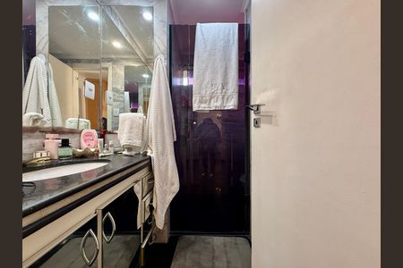 Apartamento à venda com 98m², 2 quartos e 1 vaga Apartamento à venda com 98m², 2 quartos e 1 vagaBanheiro