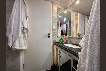 Apartamento à venda com 98m², 2 quartos e 1 vaga Apartamento à venda com 98m², 2 quartos e 1 vagaBanheiro