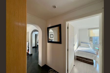 Apartamento à venda com 98m², 2 quartos e 1 vaga Apartamento à venda com 98m², 2 quartos e 1 vagaCorredor Quartos