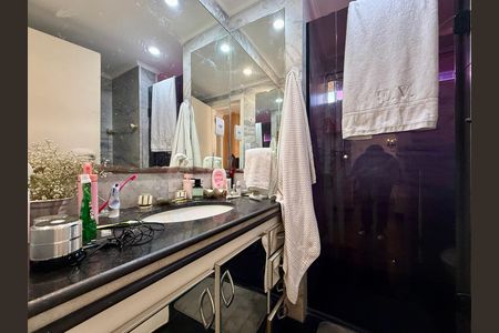 Apartamento à venda com 98m², 2 quartos e 1 vaga Apartamento à venda com 98m², 2 quartos e 1 vagaBanheiro