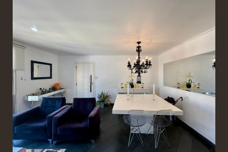 Sala  de apartamento à venda com 2 quartos, 98m² em Vila Nova Conceição, São Paulo
