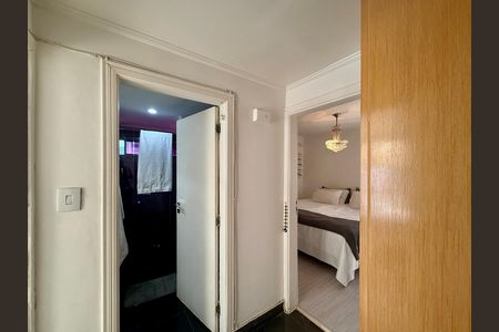 Apartamento à venda com 98m², 2 quartos e 1 vaga Apartamento à venda com 98m², 2 quartos e 1 vagaCorredor Quartos