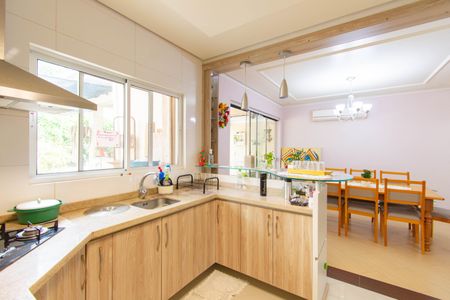 Casa à venda com 280m², 4 quartos e 1 vaga