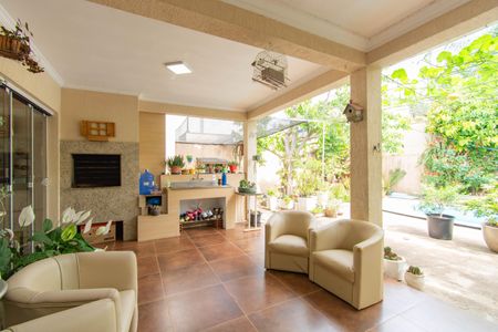 Casa à venda com 280m², 4 quartos e 1 vaga