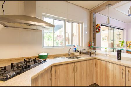 Casa à venda com 280m², 4 quartos e 1 vaga