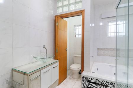 Casa à venda com 120m², 3 quartos e 2 vagasBanheiro da Suíte