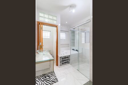 Casa à venda com 120m², 3 quartos e 2 vagasBanheiro da Suíte