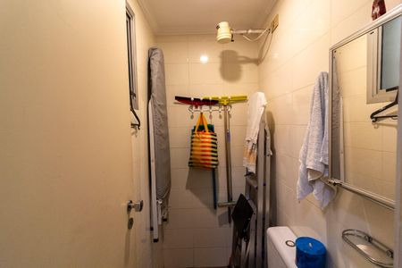 Apartamento à venda com 190m², 3 quartos e 4 vagasBanheiro de Serviço