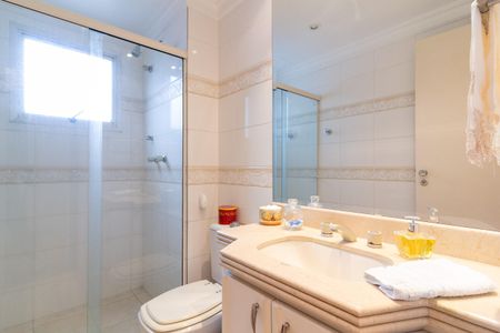 Apartamento à venda com 190m², 3 quartos e 4 vagasBanheiro Suíte 1