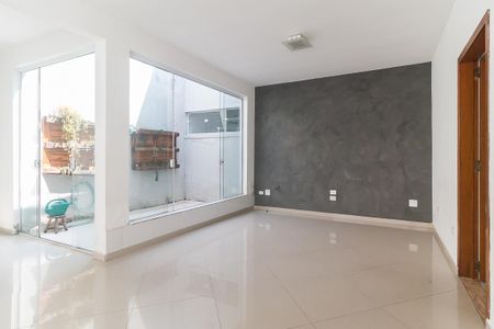 Sala de casa para alugar com 3 quartos, 210m² em Vila Cintra, Mogi das Cruzes