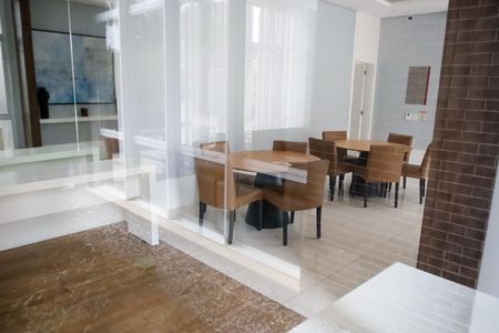 Apartamento à venda com 109m², 4 quartos e 2 vagas Apartamento à venda com 109m², 4 quartos e 2 vagasÁrea comum - Salão de festas