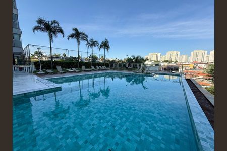 Apartamento à venda com 109m², 4 quartos e 2 vagas Apartamento à venda com 109m², 4 quartos e 2 vagasÁrea comum - Piscina