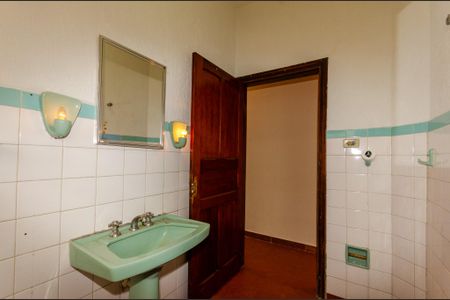 Casa à venda com 225m², 4 quartos e 3 vagasBanheiro