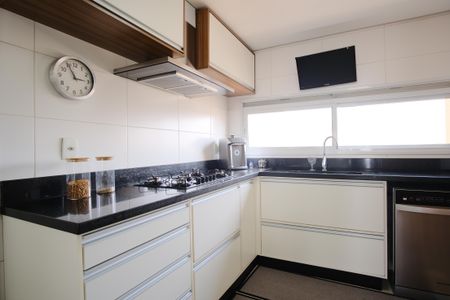 Apartamento à venda com 224m², 4 quartos e 4 vagasCozinha