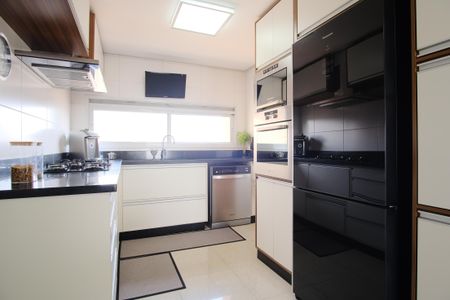 Apartamento à venda com 224m², 4 quartos e 4 vagasCozinha