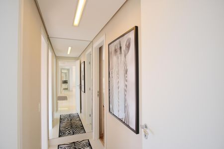 Apartamento à venda com 224m², 4 quartos e 4 vagasCorredor