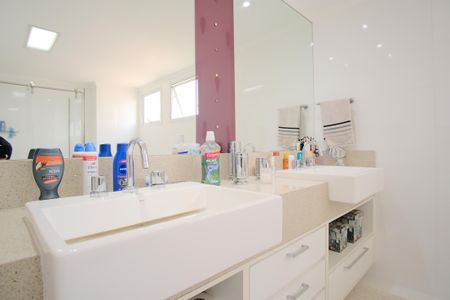 Apartamento à venda com 224m², 4 quartos e 4 vagasBanheiro da Suíte 3