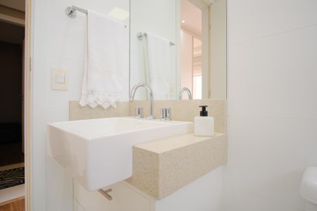 Apartamento à venda com 224m², 4 quartos e 4 vagasBanheiro da Suíte 2