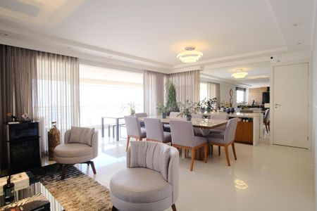 Apartamento à venda com 224m², 4 quartos e 4 vagasSala