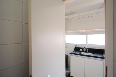 Apartamento à venda com 224m², 4 quartos e 4 vagasBanheiro de serviço