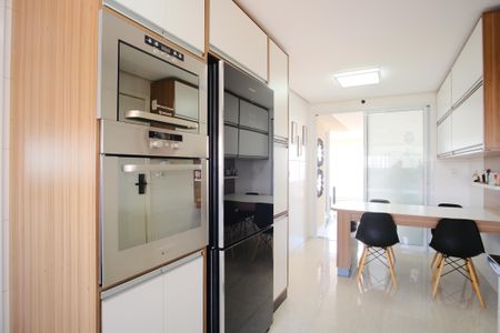 Apartamento à venda com 224m², 4 quartos e 4 vagasCozinha
