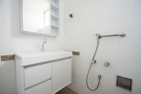 Apartamento para alugar com 110m², 3 quartos e 1 vagabanheiro corredor