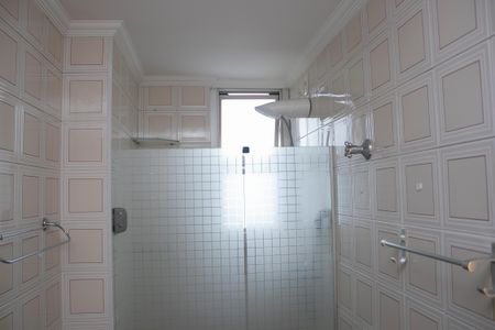 Apartamento para alugar com 110m², 2 quartos e 1 vaga Apartamento para alugar com 110m², 2 quartos e 1 vagaBanheiro da Suíte