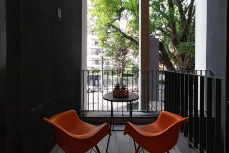 Varanda de kitnet/studio para alugar com 1 quarto, 30m² em Perdizes, São Paulo