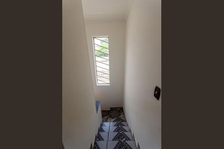 Casa para alugar com 150m², 3 quartos e 2 vagasEscada