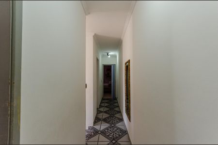 Casa para alugar com 150m², 3 quartos e 2 vagasCorredor