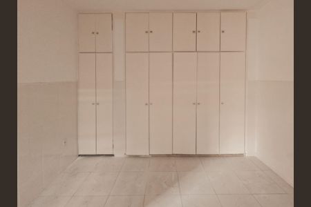 Casa à venda com 195m², 2 quartos e 2 vagas