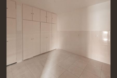 Casa à venda com 195m², 2 quartos e 2 vagas