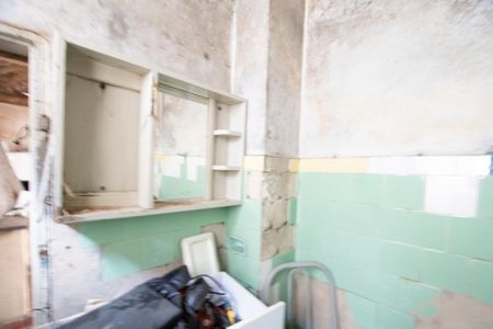 Banheiro de casa para alugar com 1 quarto, 40m² em Vila Dalila, São Paulo