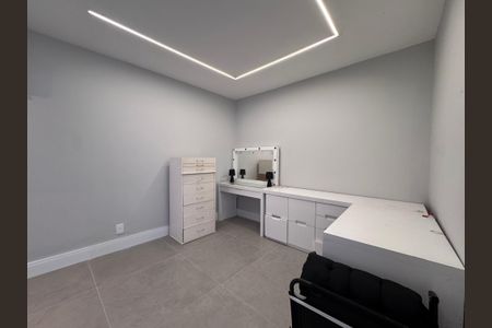 Casa de condomínio à venda com 350m², 4 quartos e 1 vaga Casa de condomínio à venda com 350m², 4 quartos e 1 vagaSuíte 1 - Master - Closet