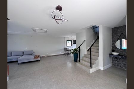 Sala de casa à venda com 4 quartos, 350m² em Recreio dos Bandeirantes, Rio de Janeiro