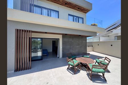 Casa de condomínio à venda com 350m², 4 quartos e 1 vaga Casa de condomínio à venda com 350m², 4 quartos e 1 vagaSuíte 1 - Master - Terraço