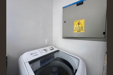 Casa de condomínio à venda com 350m², 4 quartos e 1 vaga Casa de condomínio à venda com 350m², 4 quartos e 1 vagaÁrea de Serviço