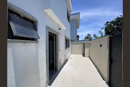 Casa de condomínio à venda com 350m², 4 quartos e 1 vaga Casa de condomínio à venda com 350m², 4 quartos e 1 vagaÁrea externa